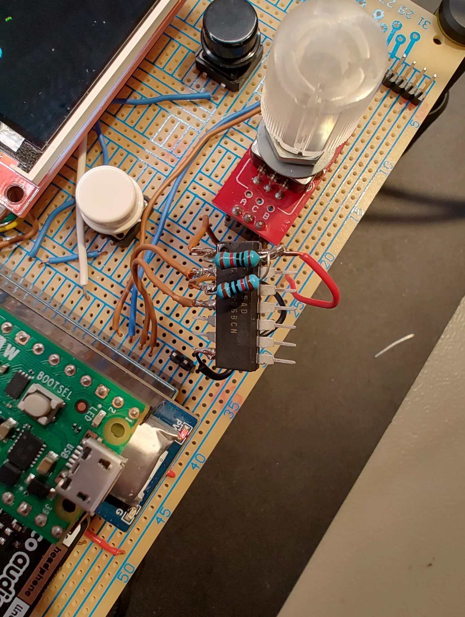 Air wired Schmitt trigger